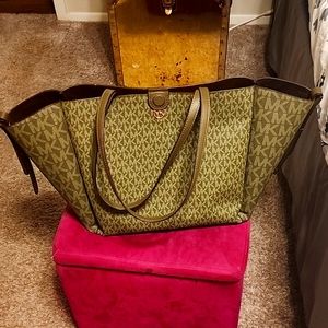 Michael Kors " Freya" large open tote